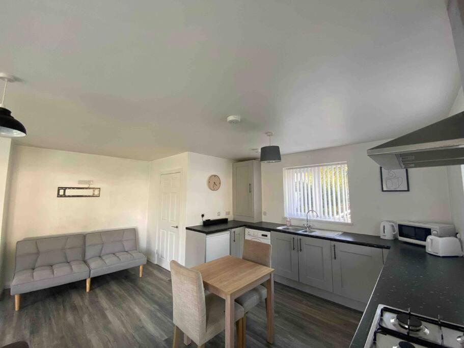 Conveniently Located, Close To City And Quiet Area Londonderry Eksteriør bilde